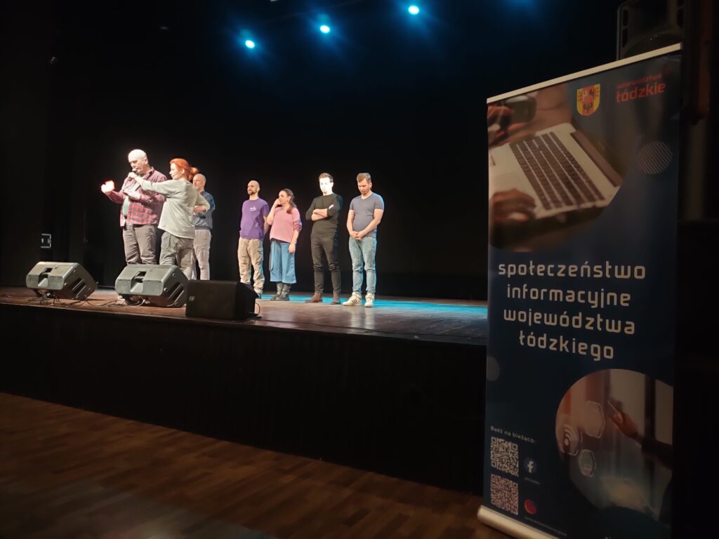 Spektakl #szanujeniehejtuje - scena